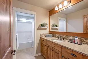 20870 Golden Gate Pl, Bend, OR 97702 - Photo 24