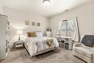 831 Isherwood Dr, Central Point, OR 97502 - Photo 22