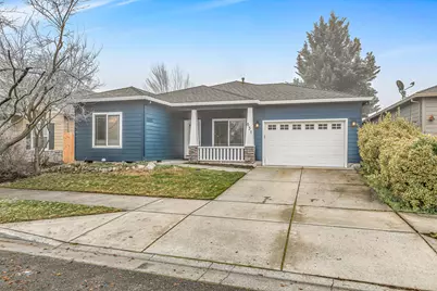 831 Isherwood Drive, Central Point, OR 97502 - Photo 1
