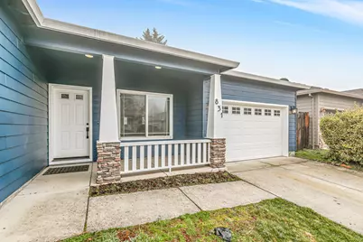 831 Isherwood Drive, Central Point, OR 97502 - Photo 4