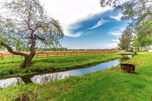 60359 Arnold Market Rd, Bend, OR 97702 - Photo 2