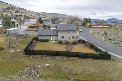 540 Crestdale Way, Klamath Falls, OR 97603 - Photo 8