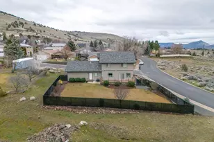 540 Crestdale Way, Klamath Falls, OR 97603 - Photo 8