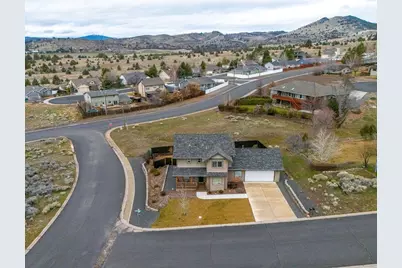 540 Crestdale Way, Klamath Falls, OR 97603 - Photo 4