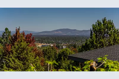 3209 NW Fairway Heights Drive, Bend, OR 97703 - Photo 36