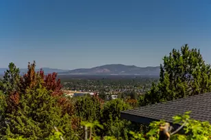 3209 NW Fairway Heights Dr, Bend, OR 97703 - Photo 36