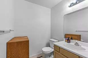 3040 Sheraton Ct, Medford, OR 97504 - Photo 12