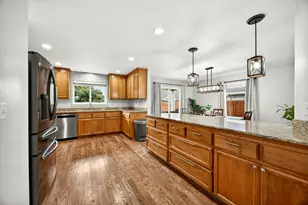 691 Spring Valley Dr, Medford, OR 97501 - Photo 12