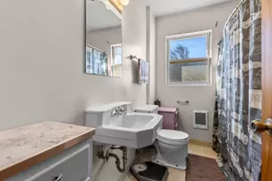 639 NW 8th St, Redmond, OR 97756 - Photo 10