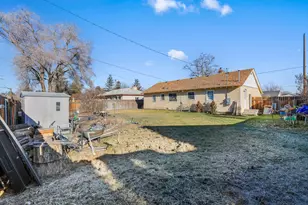 639 NW 8th St, Redmond, OR 97756 - Photo 12