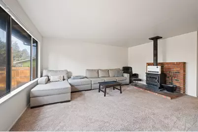 546 SE Centennial Street, Bend, OR 97702 - Photo 4