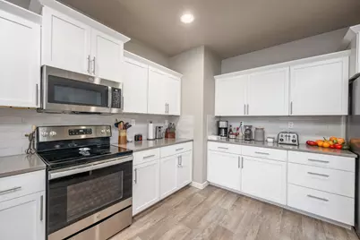 1324 W Hill Avenue, Sisters, OR 97759 - Photo 10