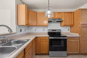 2030 Brookhurst St, Medford, OR 97504 - Photo 10