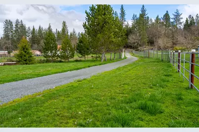 2453 Stringer Gap Road, Grants Pass, OR 97527 - Photo 4