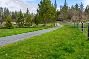 2453 Stringer Gap Rd, Grants Pass, OR 97527 - Photo 4