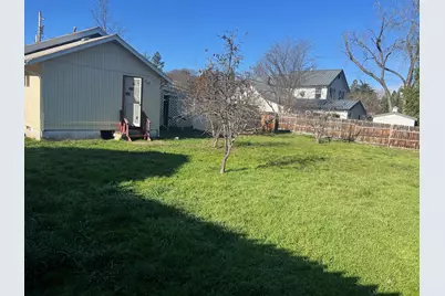 410 N 8th Street, Jacksonville, OR 97530 - Photo 8