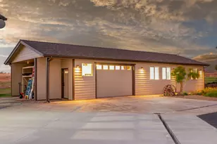 12855 SW Ayres Ln, Powell Butte, OR 97753 - Photo 8