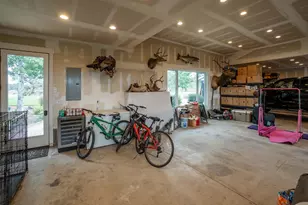 66505 Gerking Market Rd, Bend, OR 97703 - Photo 36