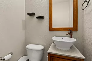 3640 Creek View Dr, Medford, OR 97504 - Photo 10