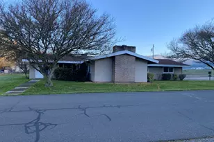 8401 Old Stage Rd, Central Point, OR 97502 - Photo 42