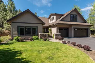 19085 NW Mt Hood Pl, Bend, OR 97703 - Photo 2