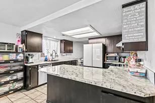 105 Queens Gate Ct, Central Point, OR 97502 - Photo 6