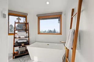 2798 Yvonne Rd, Medford, OR 97504 - Photo 24