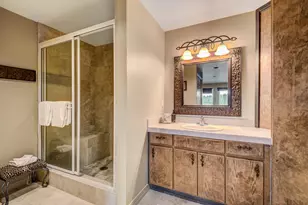 19717 Mount Bachelor Dr, Bend, OR 97702 - Photo 20