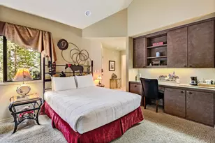 19717 Mount Bachelor Dr, Bend, OR 97702 - Photo 28