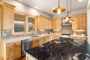 864 Highland View Loop, Redmond, OR 97756 - Photo 26