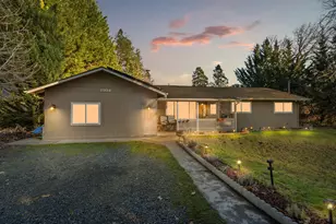 7994 E Evans Creek Rd, Rogue River, OR 97537 - Photo 1