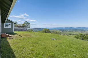 383 Ridgecrest Dr, Roseburg, OR 97471 - Photo 32