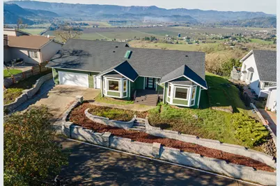 383 Ridgecrest Drive, Roseburg, OR 97471 - Photo 1