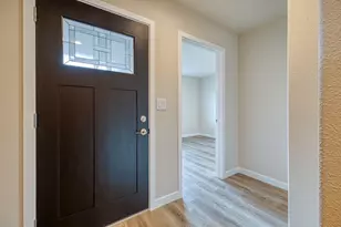 5489 Shalynn Dr, Klamath Falls, OR 97603 - Photo 2