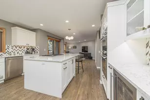 1648 NW Summit Dr, Bend, OR 97703 - Photo 12