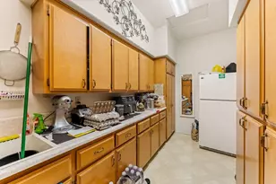 1415 NE Heritage Dr, Grants Pass, OR 97526 - Photo 10