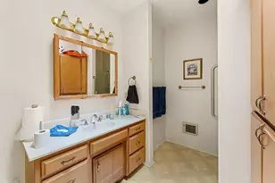 1415 NE Heritage Dr, Grants Pass, OR 97526 - Photo 16