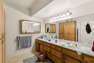 1415 NE Heritage Dr, Grants Pass, OR 97526 - Photo 18