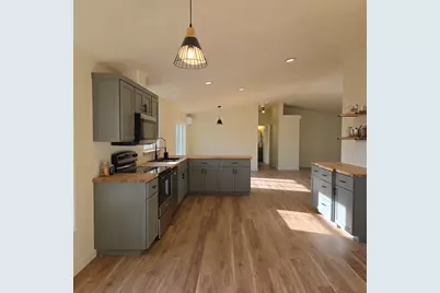 5250 Redwood Avenue, Grants Pass, OR 97527 - Photo 12