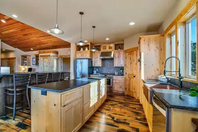 10935 Summit Ridge Court, Redmond, OR 97756 - Photo 6