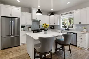 1151 N Jantzen Ct, Sisters, OR 97759 - Photo 8