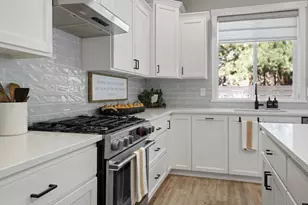 1151 N Jantzen Ct, Sisters, OR 97759 - Photo 12