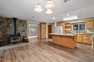 330 Tunnel Creek Rd, Grants Pass, OR 97526 - Photo 16