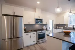 1036 W McKenzie Hwy, Sisters, OR 97759 - Photo 18