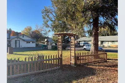 522 Van Ness Avenue, Klamath Falls, OR 97601 - Photo 14