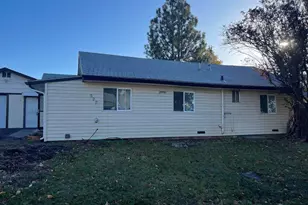 522 Van Ness Ave, Klamath Falls, OR 97601 - Photo 2