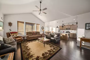 465 SE Sumner Dr, Prineville, OR 97754 - Photo 4