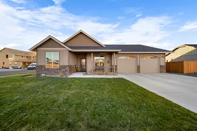 465 SE Sumner Drive, Prineville, OR 97754 - Photo 1