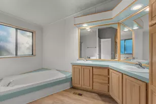 18882 River Woods Dr, Bend, OR 97702 - Photo 12