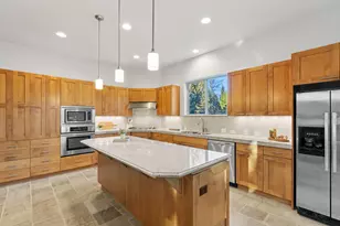 762 Crystal Falls Ct, Redmond, OR 97756 - Photo 8